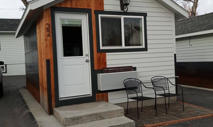 Helena Cabin | Cabin 22 - The Movie Cabin