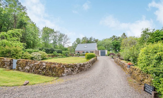 Jedburgh Cottage | Cabin ∙ 3 bedrooms ∙ 6 guests