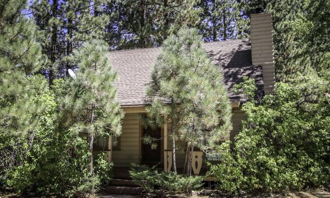 Big Bear Lake Cabin | Cabin ∙ 3 bedrooms ∙ 6 guests