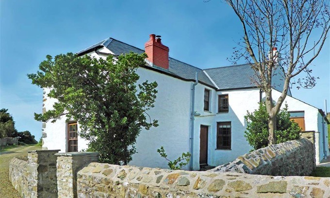 Goodwick Cottage | Cabin ∙ 3 bedrooms ∙ 5 guests