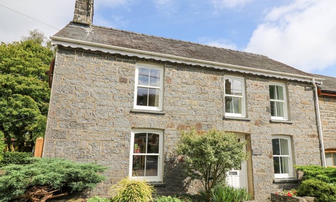 Mydroilin Cottage | Cabin ∙ 3 bedrooms ∙ 7 guests