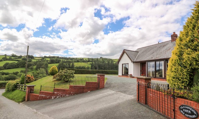 Llanidloes Cottage | Cabin ∙ 3 bedrooms ∙ 6 guests