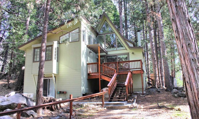 Idyllwild Cabin | Cabin ∙ 3 bedrooms ∙ 10 guests