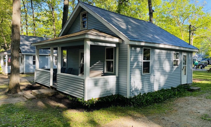 Higgins Lake House | CABIN #3 WITH LAKE VIEW AT HIGGINS LAKE - TRUE NORTH CABIN RENTALS