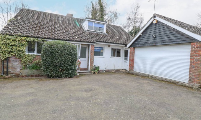 Horning Cottage | Cabin ∙ 4 bedrooms ∙ 6 guests