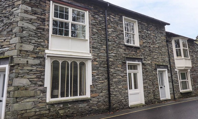 Grasmere Cottage | Cabin ∙ 4 bedrooms ∙ 8 guests