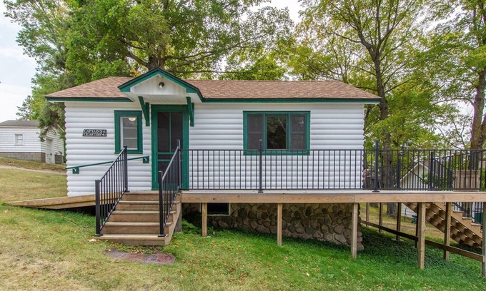 Longville Cabin | Cabin 4, Lien's Resort, Leech Lake, Fishing, Boating Swimming