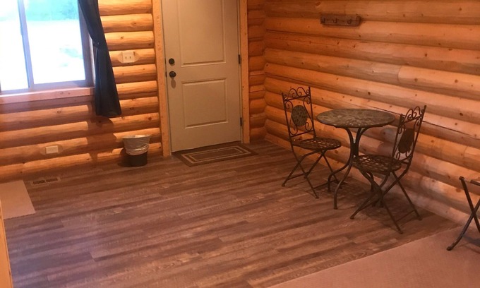 Sweetwater House | Cabin 6