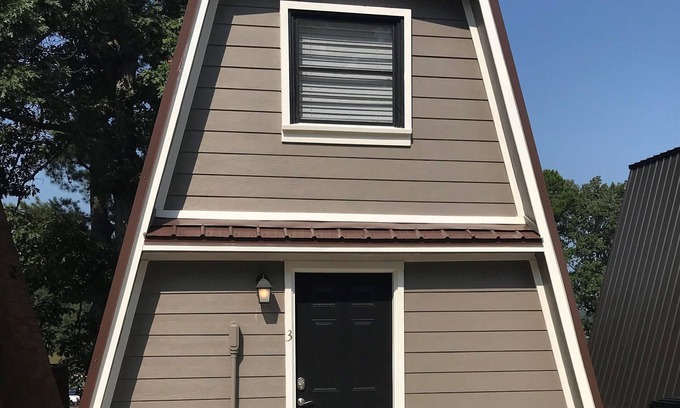 Columbus Cabin | Cabin 7- Overlooks Yarborough Landing and Millwood Lake