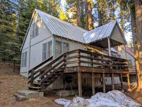 Strawberry House | Cabin #8