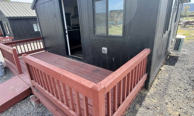 Coulee City House | Cabin at Blue Lake in Central Washington (Cabin 4)