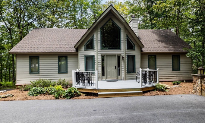 Nellysford House | Cabin Blue Ridge with Wintergreen Advantage