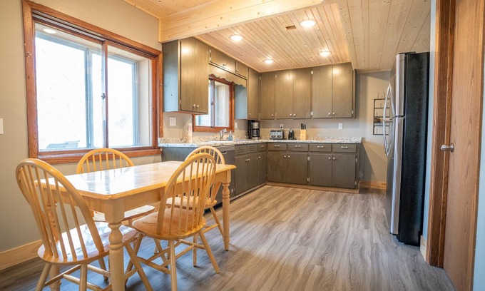 Cushing Cabin | Cabin & Bunkhouse on Lake Alexander