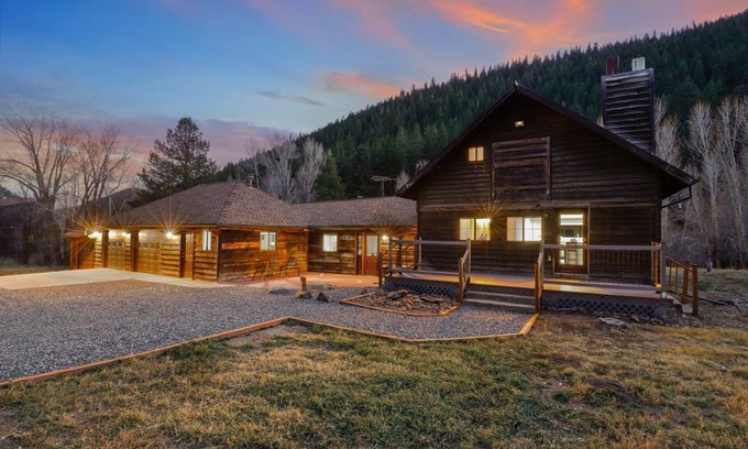 Black Hawk House | Cabin by North Clear Creek. Private Hot Tub. Pets Welcome.