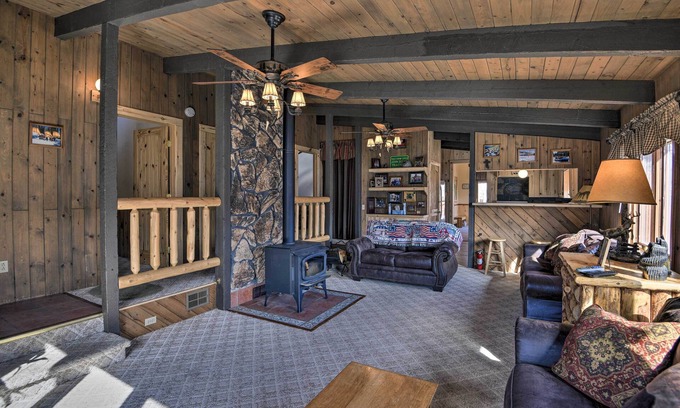Ponderosa Pines Cabin | Cabin by Rio Grande - 19 Mi to Wolf Creek!
