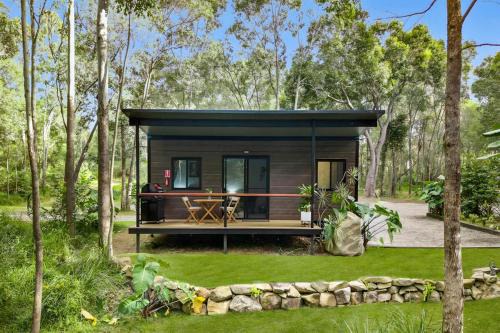 North Aramara House | Cabin By The Creek Hidden Oasis