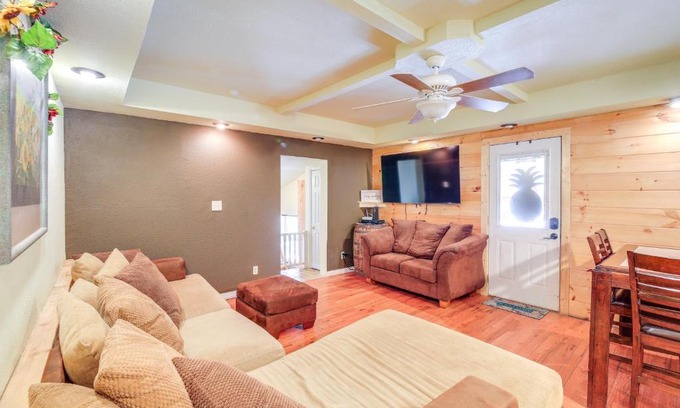 Ragland House | Cabin Close to ATV and Hiking Trails in Delbarton