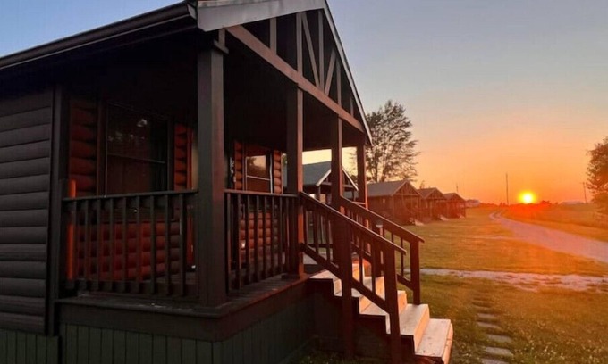 Columbia Cabin | Cabin close to Lake Rathbun #6n