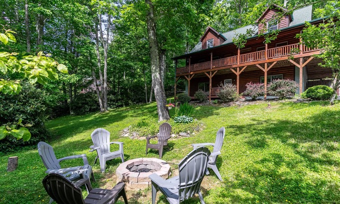 Banner Elk Cabin | Cabin Cove- Cabin between Sugar and Beech Mtns, hot tub, game tables, fire pit, yard, pets