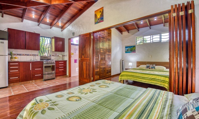 Puerto Viejo de Talamanca House | "Cabina Tucan" - Caribbean bungalow 250m from the beach, with dream pool & Eden garden