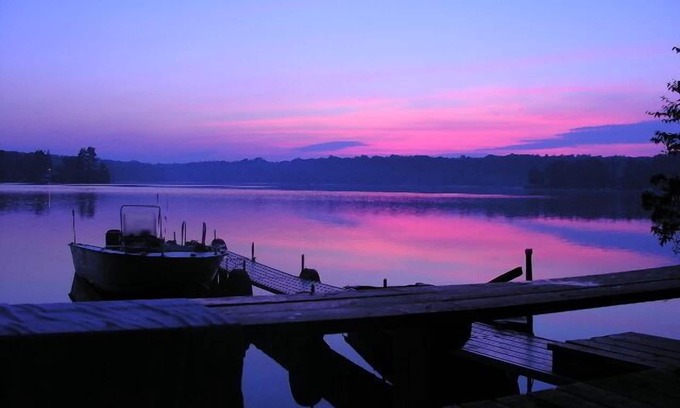 Lake Pocotopaug Cabin | Cabin Deck House - Formidable Cabin in Laurel Island