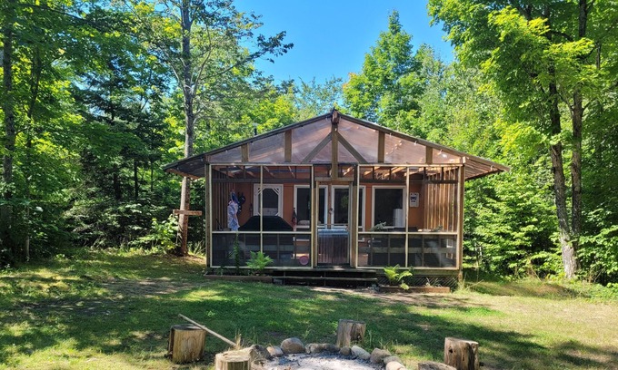 Manitoulin District Cabin | Cabin Dot Calm - Unplug from technology and connect with nature