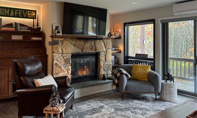 East Jewett Apartment | Cabin Fever Too Cozy & Picturesque Gem with Mountain Views
