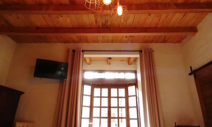 Mascota House | Cabin for 8 people - Firepit, BBQ area & Nature at Rancho La Esmeralda