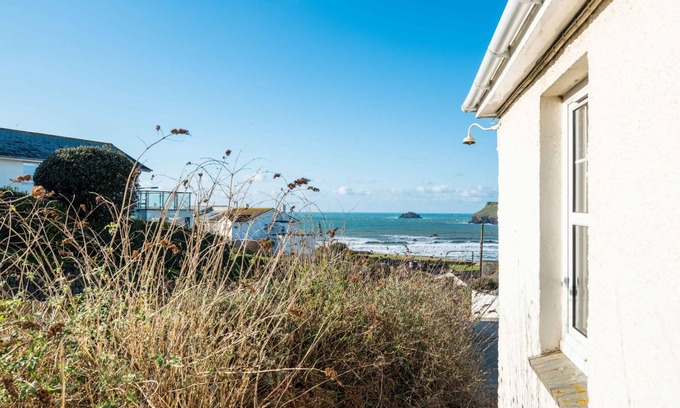 Trebetherick Cottage | Cabin ∙ 2 bedrooms ∙ 4 guests
