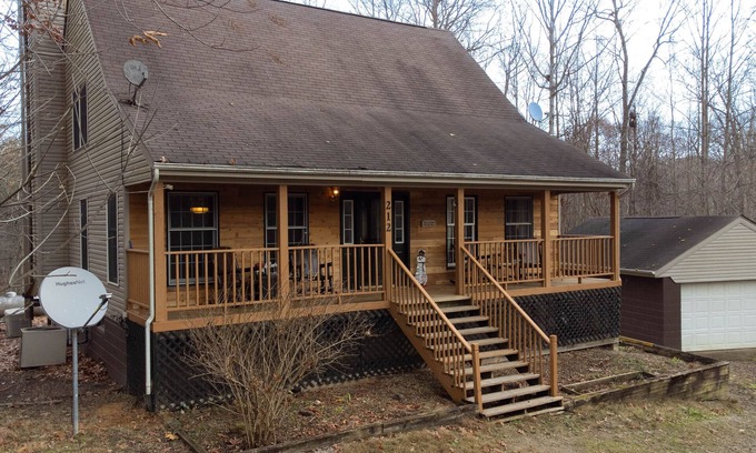 Rockbridge Cottage | Cabin. Hocking county ,private , secluded. Family, Friends.