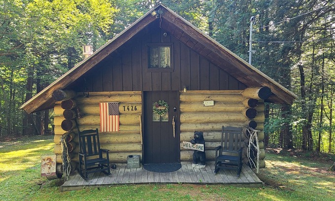 Town of Bleecker Cabin | Cabin in the ADK! Close the Great Sacandaga, Lapland Lake & Snowmobile Trails!