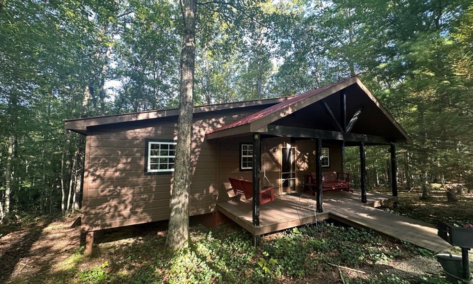 Jamestown Cabin | Cabin in the Big South Fork/Pickett State Park Area.