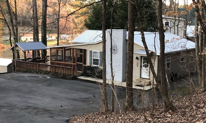 Guntersville House | Cabin in the Cove - Boathouse - Dog Friendly