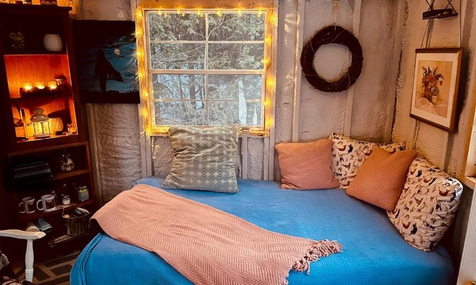 Frontenac Other | Cabin in the Forty Acre Wood