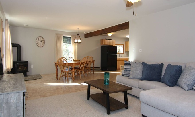 Cascade County House | Cabin in the heart of the The Little Belts