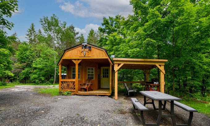 Woodview Cabin | Cabin in The Woods at Northern Retreat
