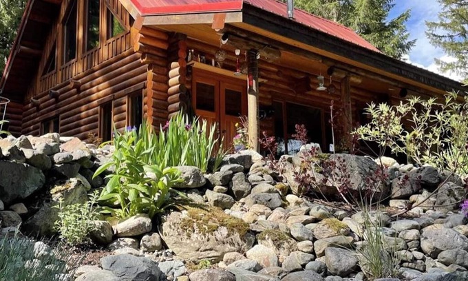 Pemberton Cabin | Cabin in the Woods - The Bergli