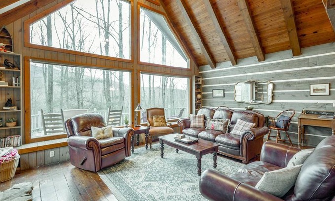 LaFayette Apartment | Cabin in the Woods