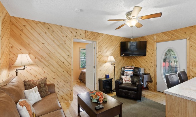 Mena Cabin | Cabin in the woods
