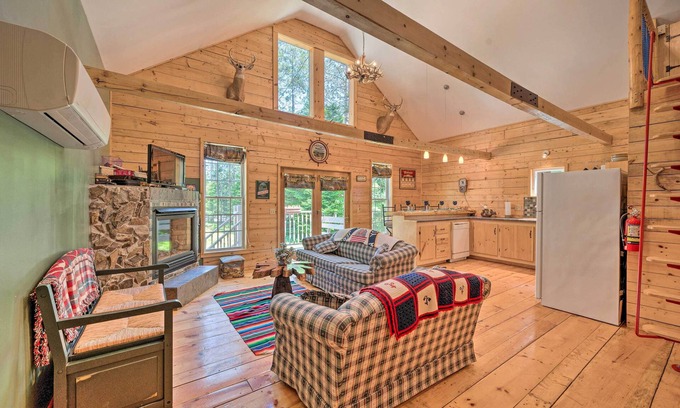 Franklin County House | Cabin-Inspired Home < 12 Mi to Sugarloaf Mtn!