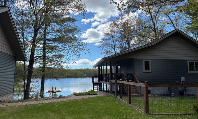 Lake Arrowhead Cabin | Cabin/lake house on Lake Arrowhead. A family retreat with private beach!