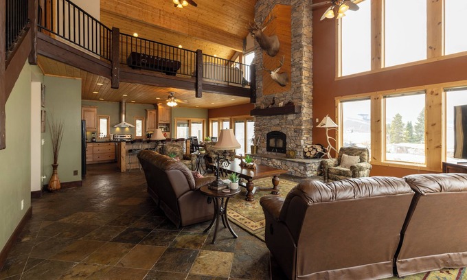 Helper Cabin | Cabin Mountain Retreat
