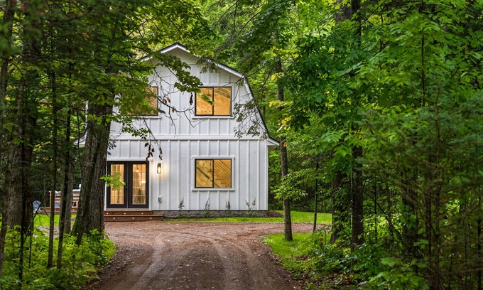 Hinckley House | Cabin Near Banning State Park, the Munger Trail & Grindstone Lake -Dogs Welcome!