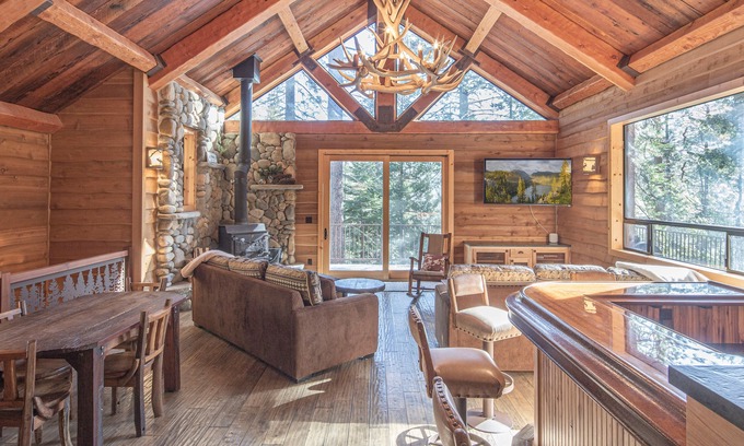 Cold Springs Cabin | Cabin Near Dodge Ridge+Hot Tub+Pool Table+Sledding
