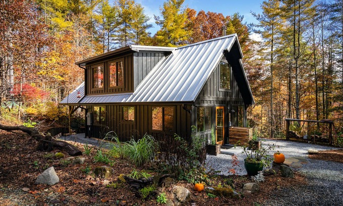 Hendersonville House | Cabin on 98 Acres Next to Dupont State Forest Near Hendersonville and Brevard