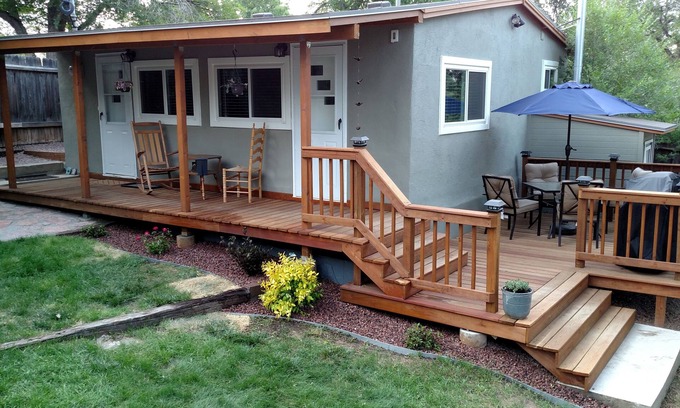 Broadmoor Cottage | Cabin on the canyon near Broadmoor