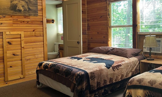Steelville Cabin | Cabin on the Meramec River - Unit 16b