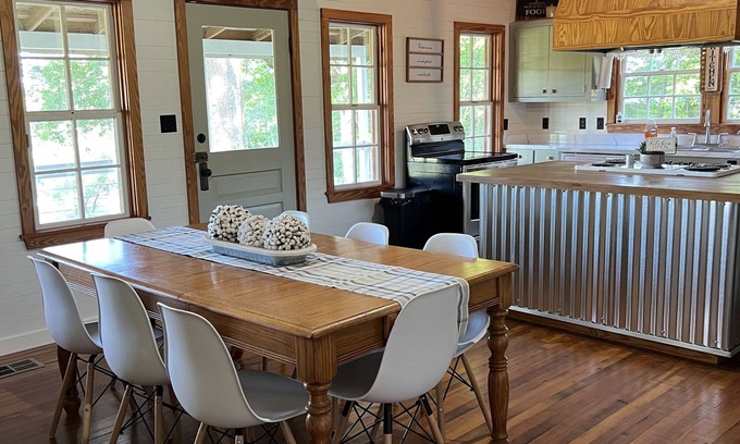 Moss House | Cabin on the Ridge - Hometown - Laurel, MS