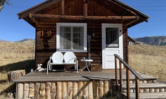 Creede Cabin | Cabin on the Rio Grande River with private fishing right outside your door