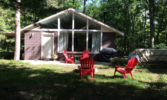 Interlochen Cottage | Cabin, private, woods, trails, 2000 Acre Duck Lake, kayaking, concerts